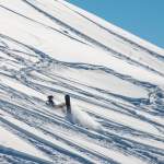 Snowboarder Sturz im Tiefschnee