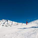 Skiläufer beim Top-Liner mit Grießenkargipfel